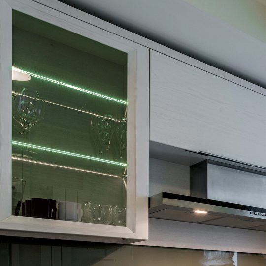 Topmet MIKRO10 6mm-es üveg élvilágító LED profil eloxált felülettel 4 méteres szálban