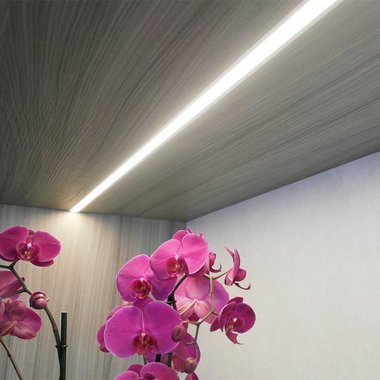 Topmet GROOVE10 bútorlapba süllyeszthető LED profil natur aluminium felülettel 4 méteres szálban