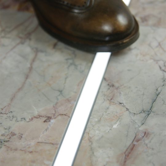 Topmet FLOOR12 padlóba süllyeszthető LED profil eloxált változatban