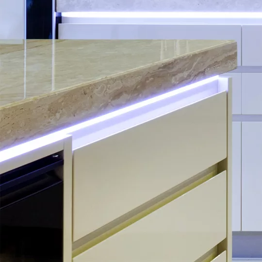 Topmet SMART10 LED profil fehér színben